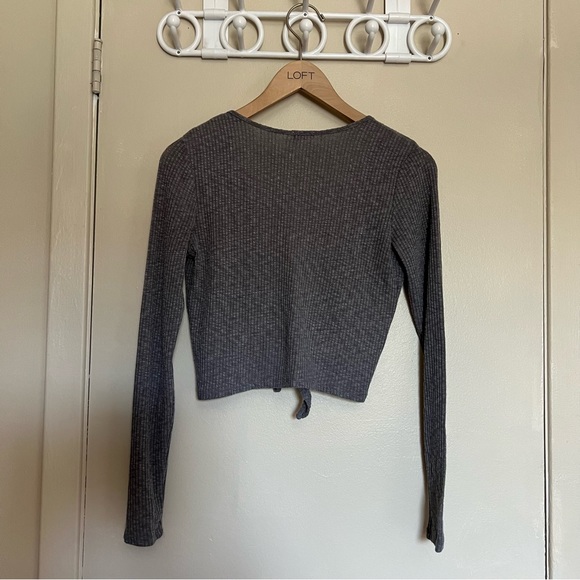 Tie front long sleeve - Picture 2 of 2